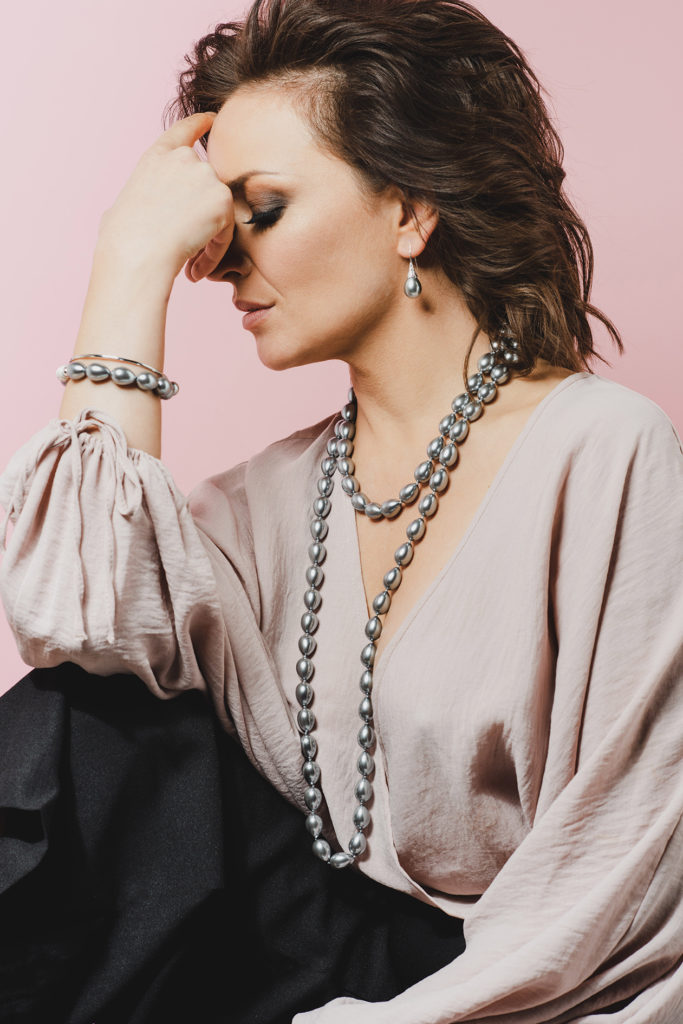 Super Amazing grey pearl jewellery